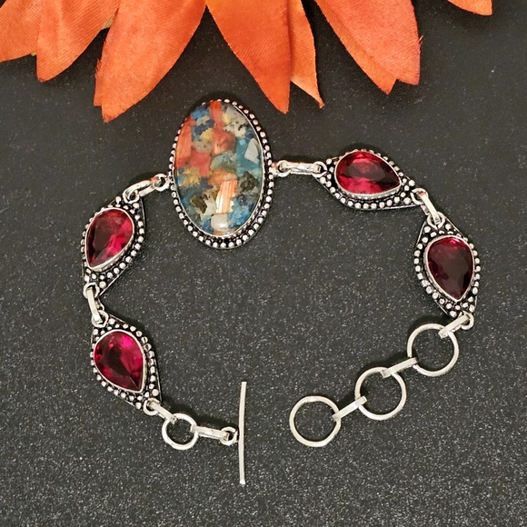 Spiny Oyster Turquoise / Garnet Bracelet - Picture 2 of 4